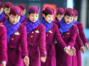 動(dòng)妹 禮儀培訓(xùn) 苦練內(nèi)功備戰(zhàn)春運(yùn)